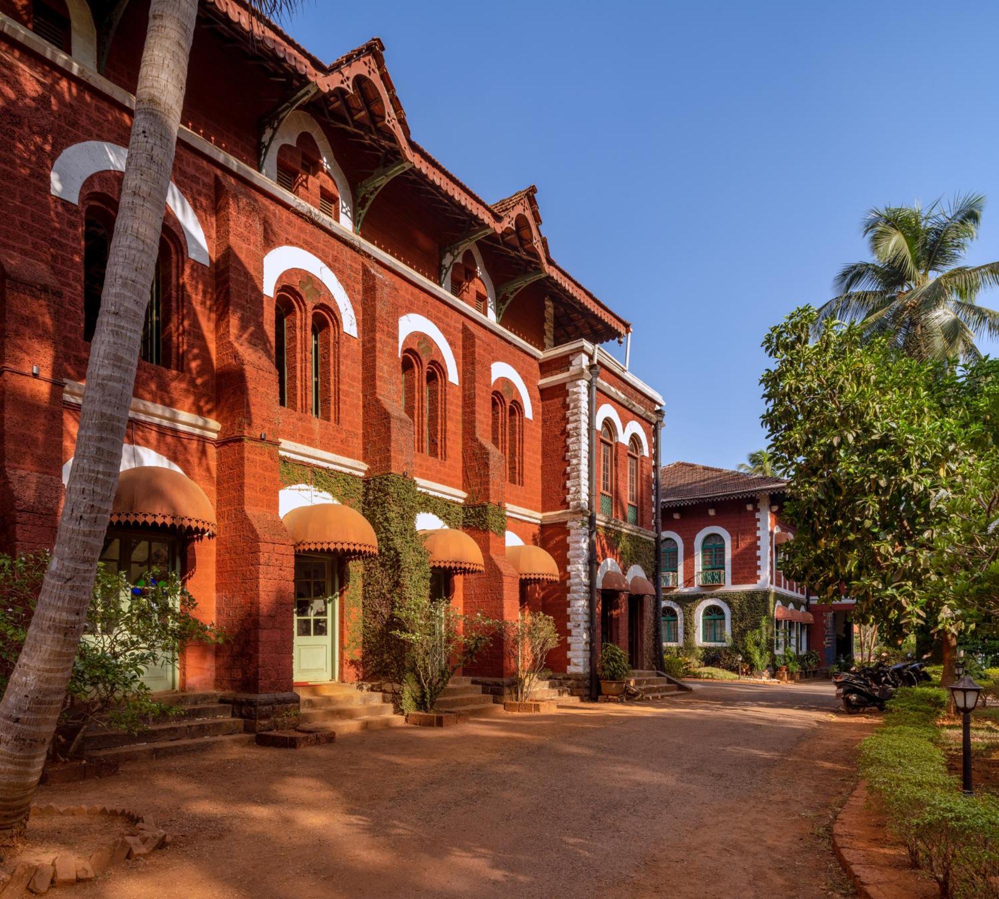 Sawantwadi Palace Boutique Art Hotel Exterior photo